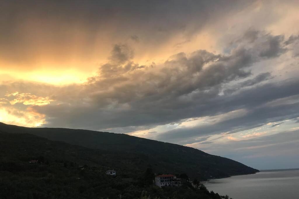 Perivoli Villa Chorefton Bagian luar foto